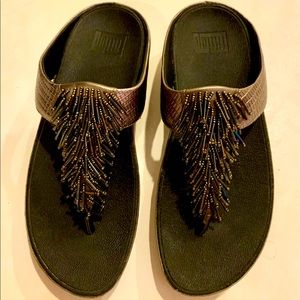 Women’s Fitflop Bronze/Silver Thong Wedge Sandal size 8